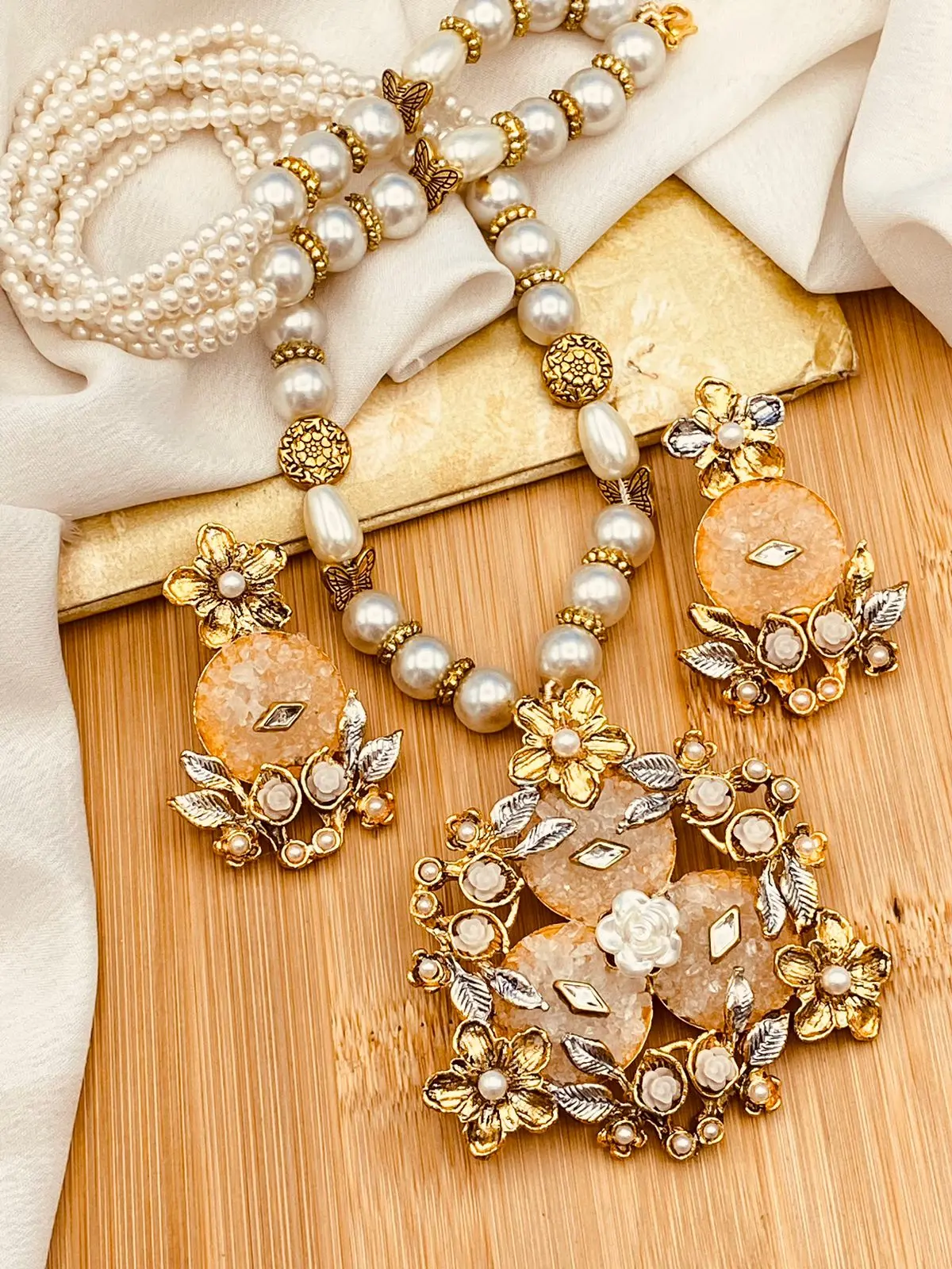 Crush stones flower Hand made Mala set NJ-1601 - Image 4